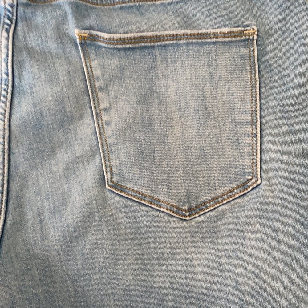 Universal Thread cut off distressed mid-rise Bermuda jean shorts Size 20 WR - Picture 5 of 8